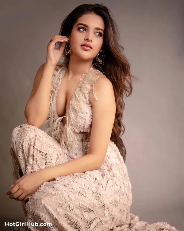 Hot Telugu Actress Nidhhi Agerwal Big Boobs (13)