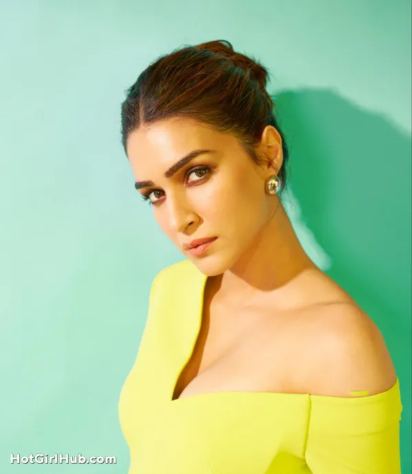 Kriti Sanon Spicy Photos That Are Insanely Bold (7)