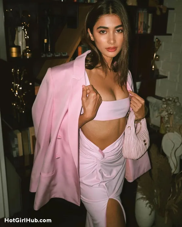 Pooja Hegde Hot and Sexy Photos That Will Raise Your Eyebrow (3)