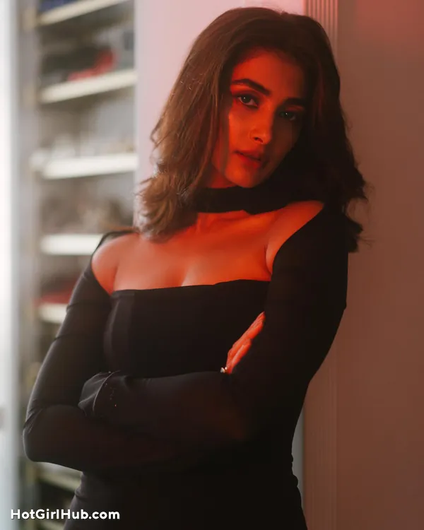 Pooja Hegde Hot and Sexy Photos That Will Raise Your Eyebrow (9)