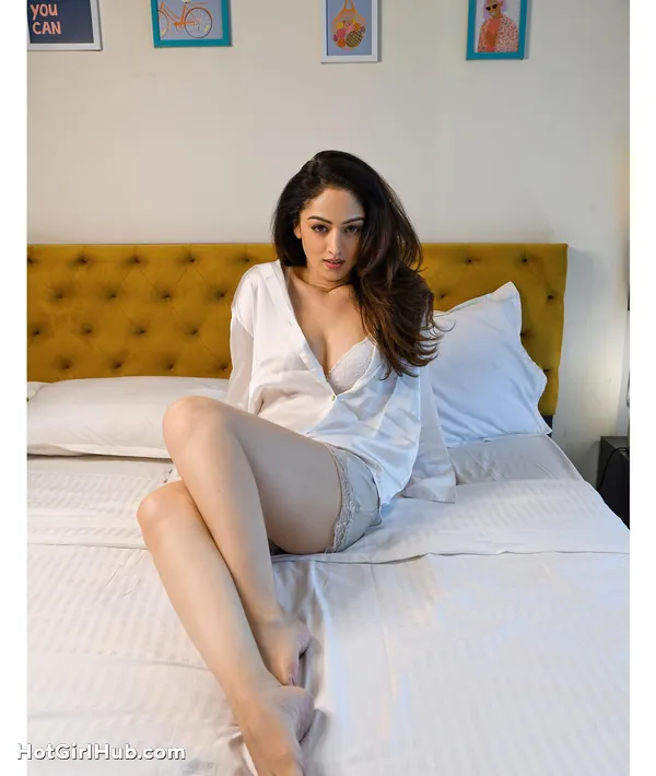 Sandeepa Dhar Hot and Sexy Photos Are Too Good to Miss (9)