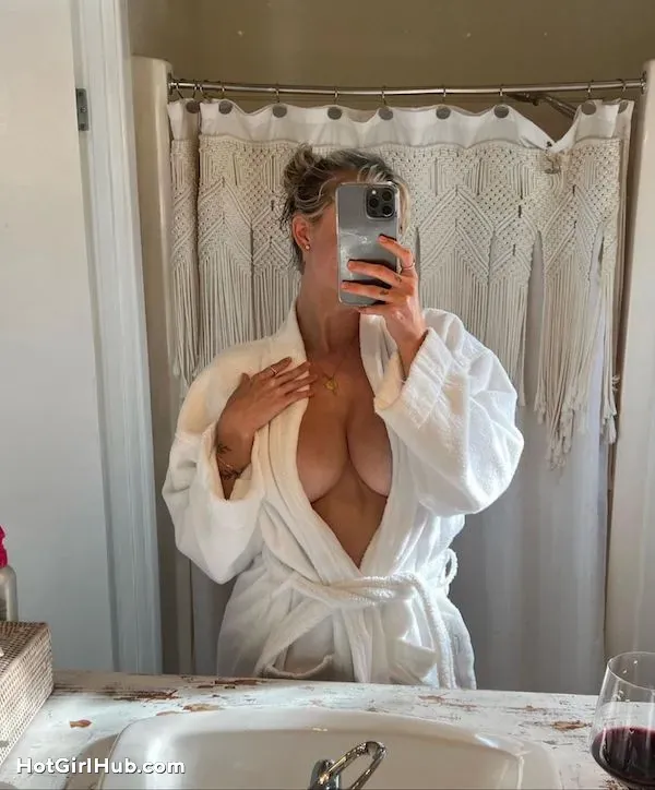 Sexy Big Boobs Girls Taking Mirror Selfie (9)