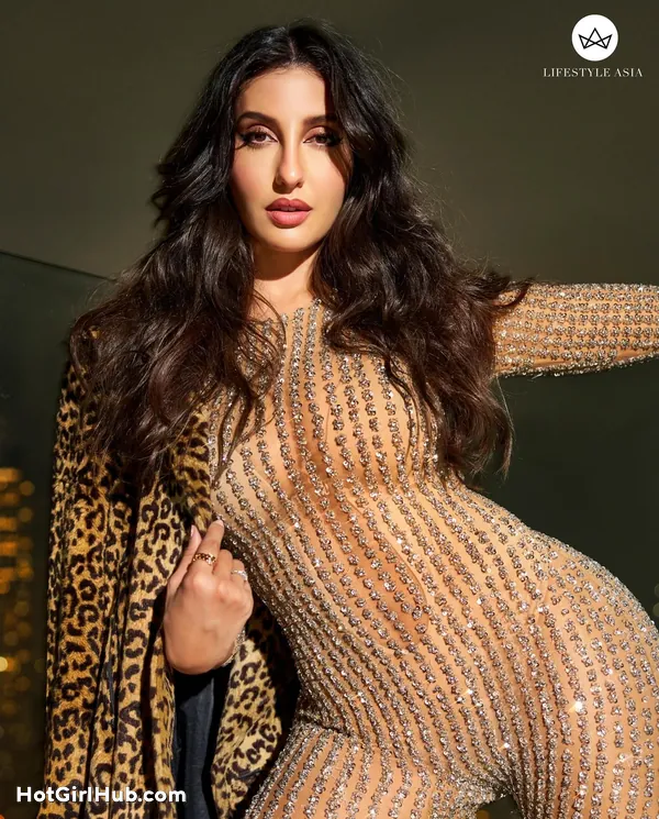Nora Fatehi Hot Sizzling Photos That Will Raise Your Eyebrow (6)