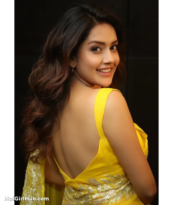 Mahima Nambiar Hot Photos Will Leave You Spellbound (5)