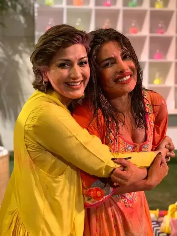 Sonali Bendra and Priyanka Chopra Hot Holi Pic
