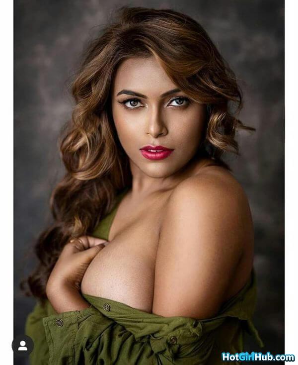 Hot Young Indian Girl With Big Tits 4