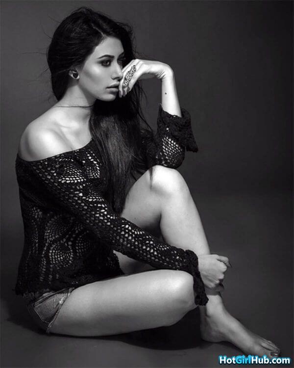 Warina Hussain Hot Photos Bollywood Actress Sexy Photos 5