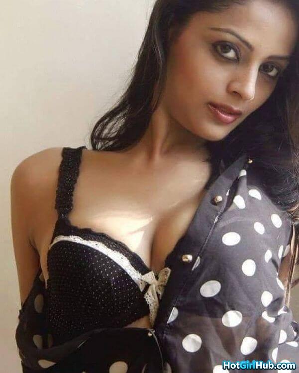 Cute Desi Girl Showing Big Boobs 11