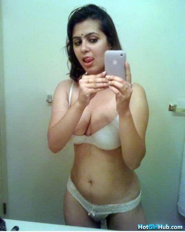 Cute Desi Girl Showing Big Boobs 18