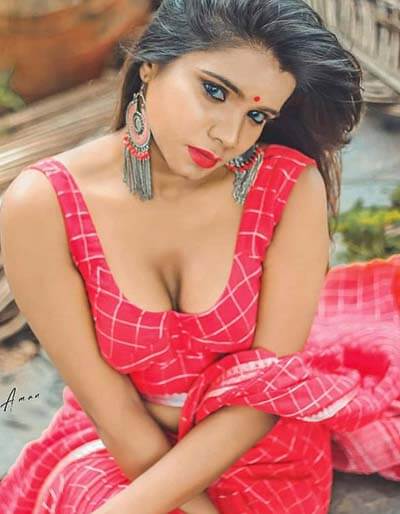 Desi Indian Girls With Big Tits 1