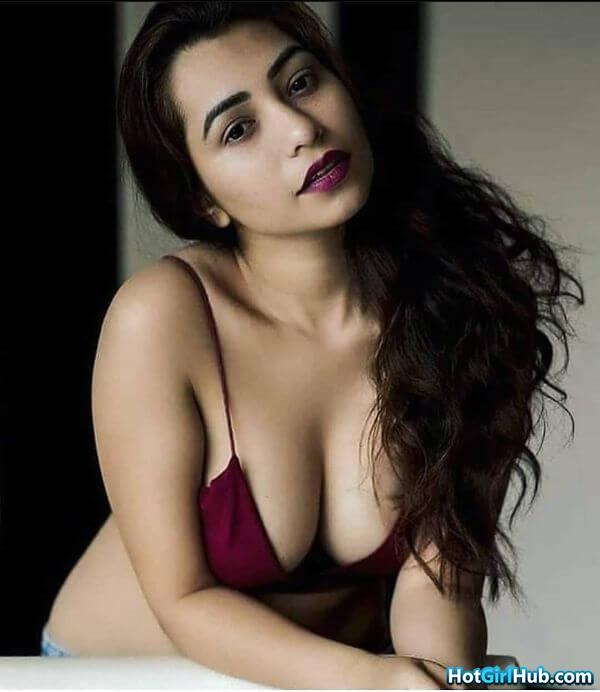 hot indian girls showing big tits 19