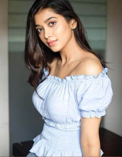 Digangana Suryavanshi Hot Photos Bollywood Actress Sexy Pics 1