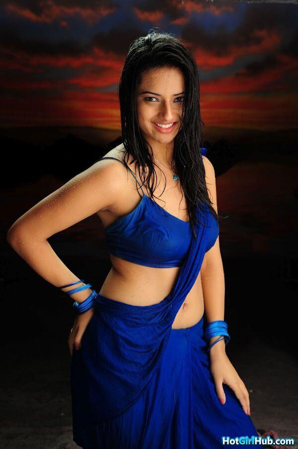 Isha Chawla Hot Photos Telugu Actress Sexy Pics 6