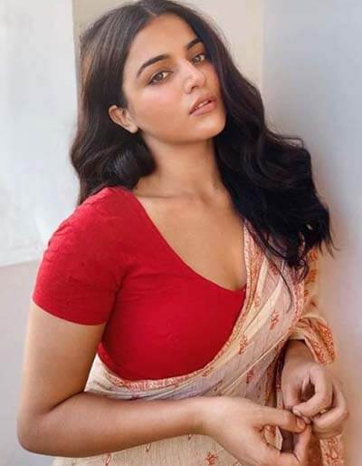 Wamiqa Gabbi Hot Photos Tamil Actress Sexy Photos 1