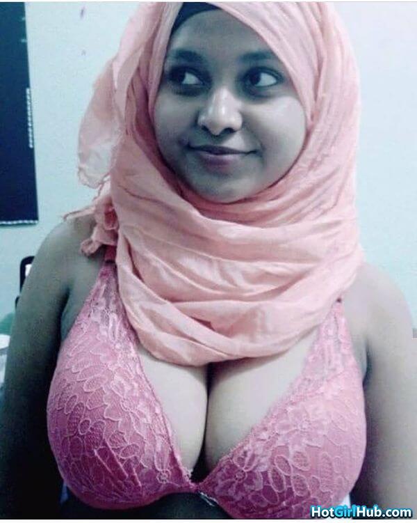 gorgeous indian girls showing big tits 9