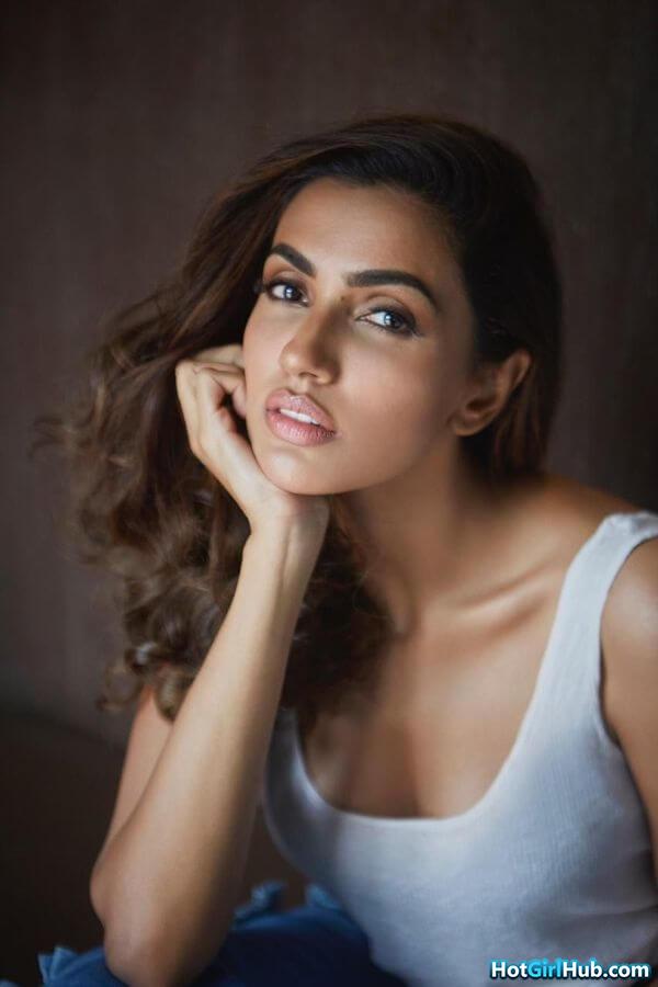 Akshara Gowda Hot Photos Bollywood Actress Sexy Pics 6