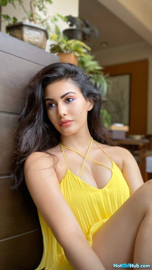 Amyra Dastur Hot Photos Bollywood Actress Sexy Pics 2