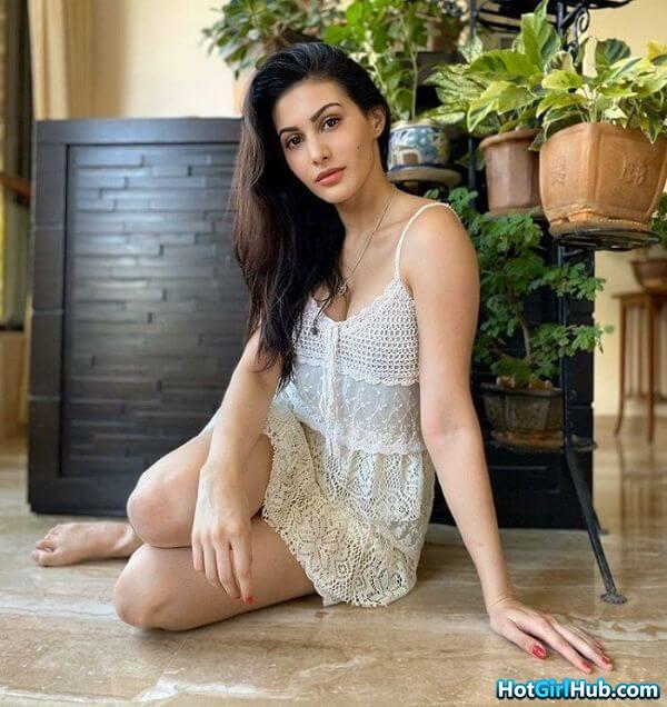 Amyra Dastur Hot Photos Bollywood Actress Sexy Pics 4