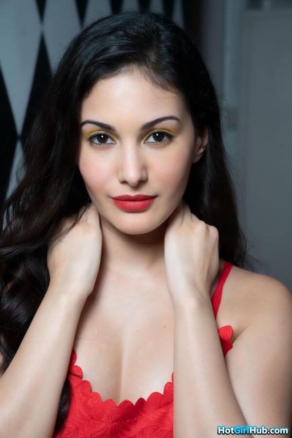 Amyra Dastur Hot Photos Bollywood Actress Sexy Pics 6