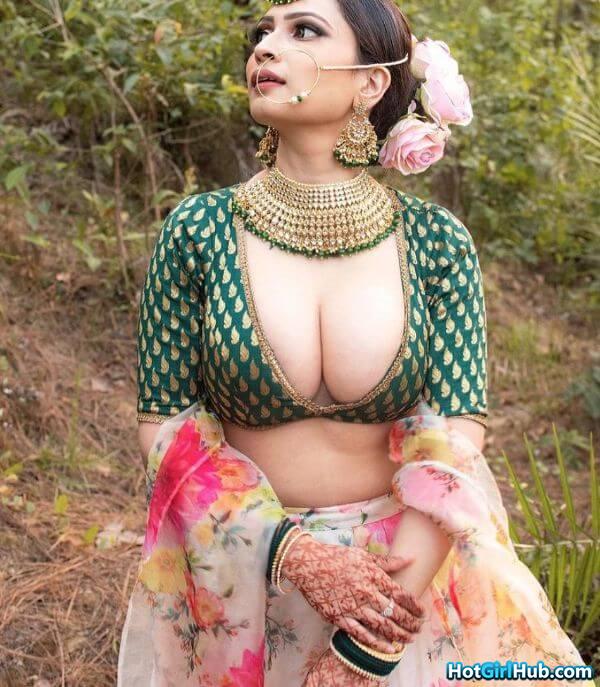 Sexy Indian Instagram Model Showing Big Tits 17