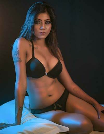 Cute Indian Teen Girls Perfect Body Showing Big Tits 1