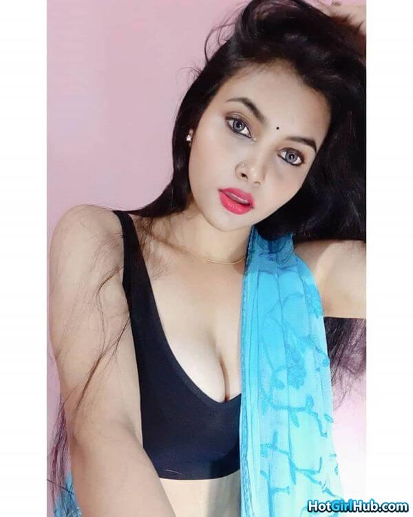 Hot Desi Indian Girls Showing Big Tits 9