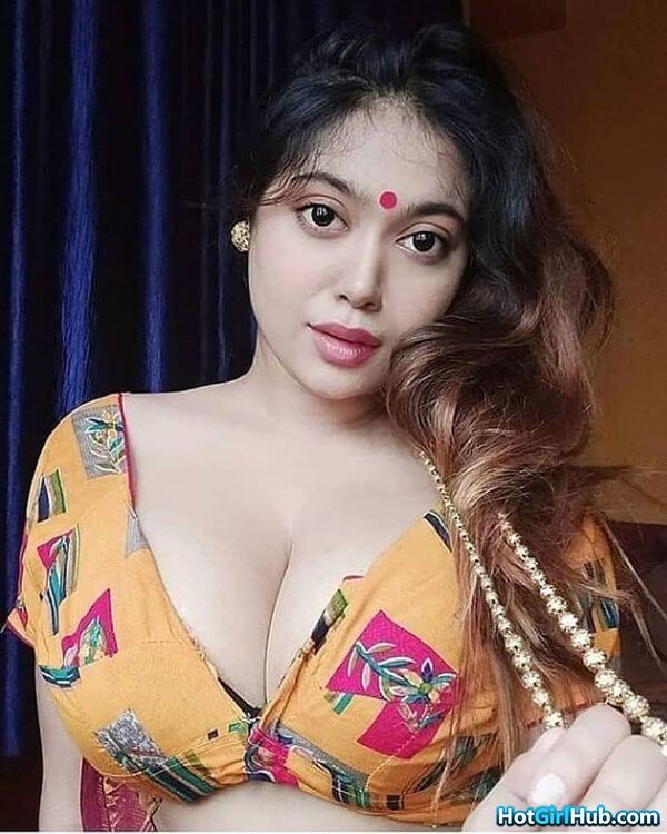Hot Indian Desi Bhabhi With Big Boobs 10