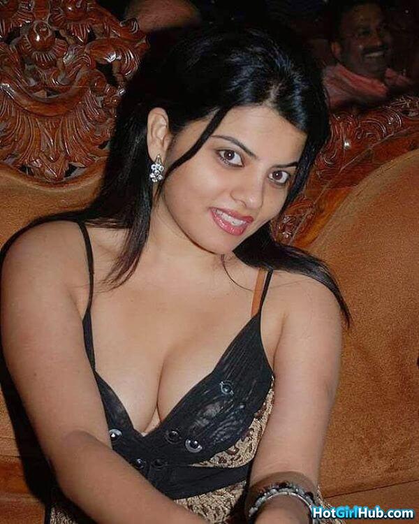 Hot Indian School Girls With Big Boobs 17