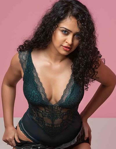 Apsara Rani Hot Photos Indian Actress and Model Sexy Pics 1
