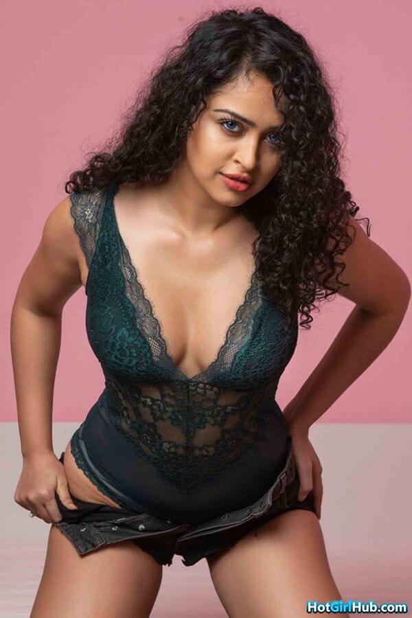Apsara Rani Hot Photos Indian Actress and Model Sexy Pics 15