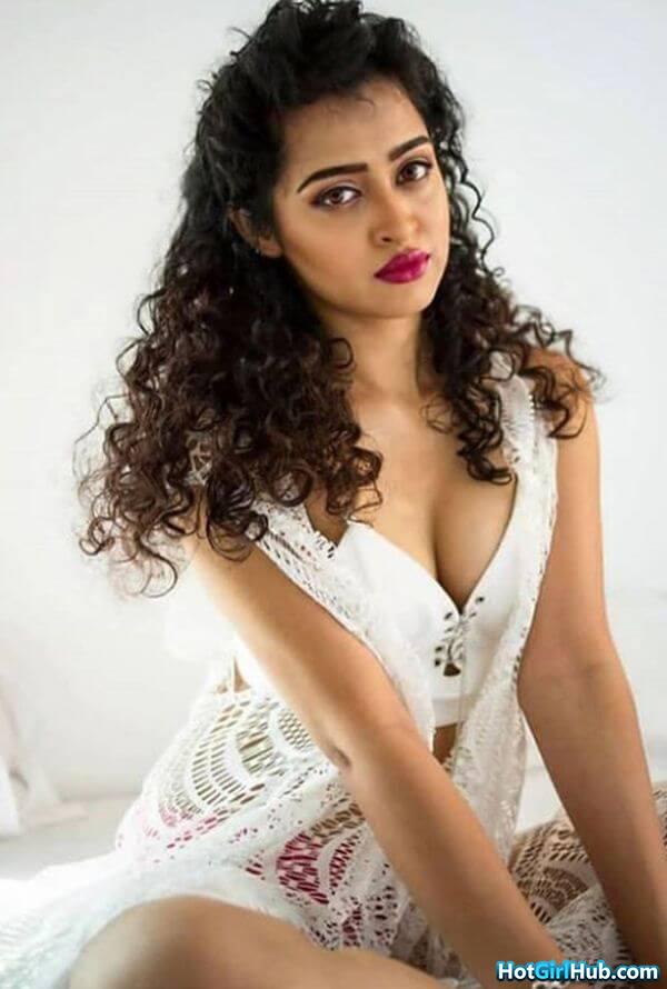 Apsara Rani Hot Photos Indian Actress and Model Sexy Pics 6