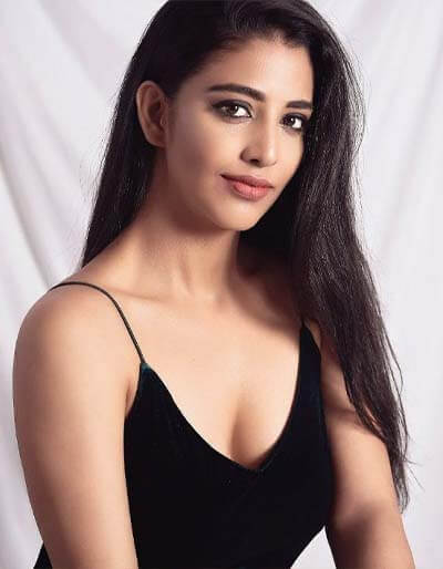 Daksha Nagarkar Hot Indian Actress Sexy Pics 1