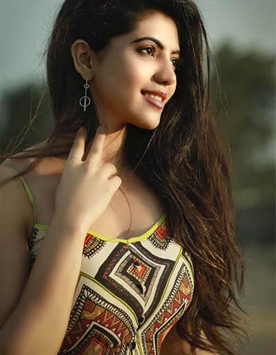 Athulya Ravi Hot Tamil Films Actress Sexy Pics 1