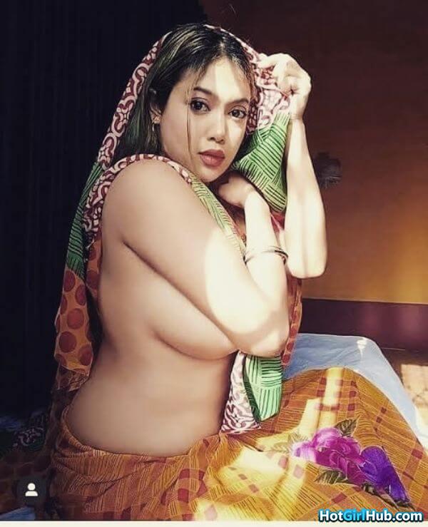 Beautiful Indian Girls Showing Big Boobs and Hot Figure 7