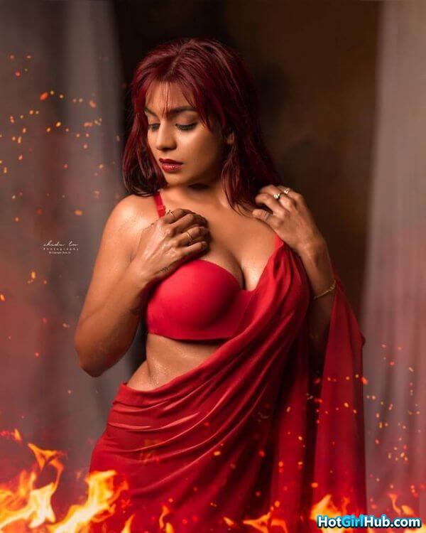 Beautiful Indian Girls Showing Big Tits 12
