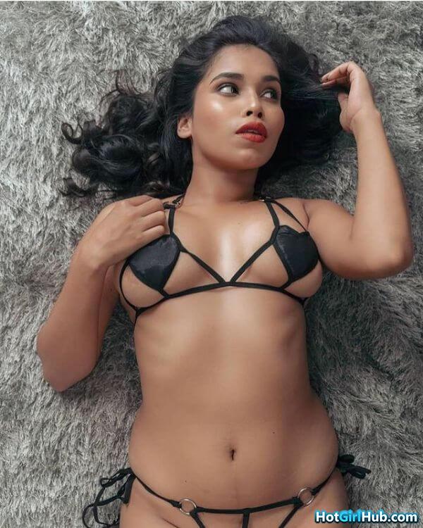 Hot Desi Girls With Big Tits 16
