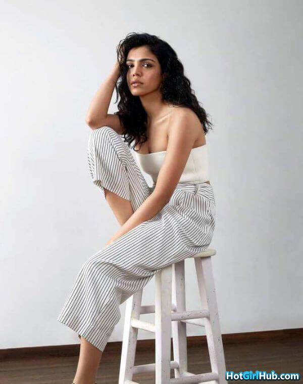 Shriya Pilgaonkar Hot Indian Web Series Actress Sexy Pics 6