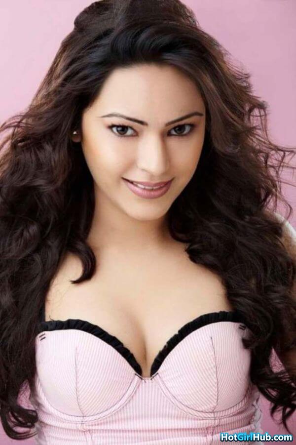 Hot Devshi Khanduri Sexy Indian Actresses Pics 9