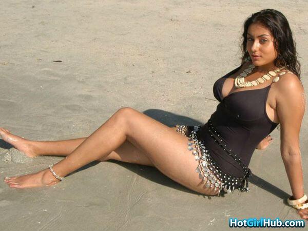Hot South Indian Actresses in Bikini Showing Sexy Body 3