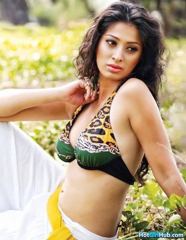 Raai Laxmi Hot Telugu Actresses Sexy Pics 12