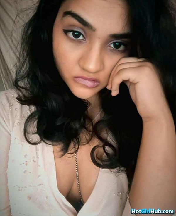 Sexy Indian Girls With Hot Body Showing Big Tits 10
