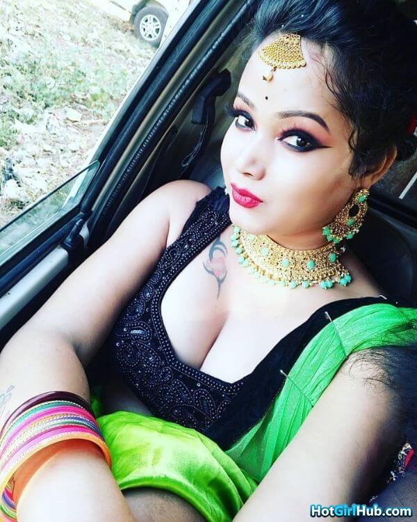 Sexy Indian Girls With Hot Body Showing Big Tits 3