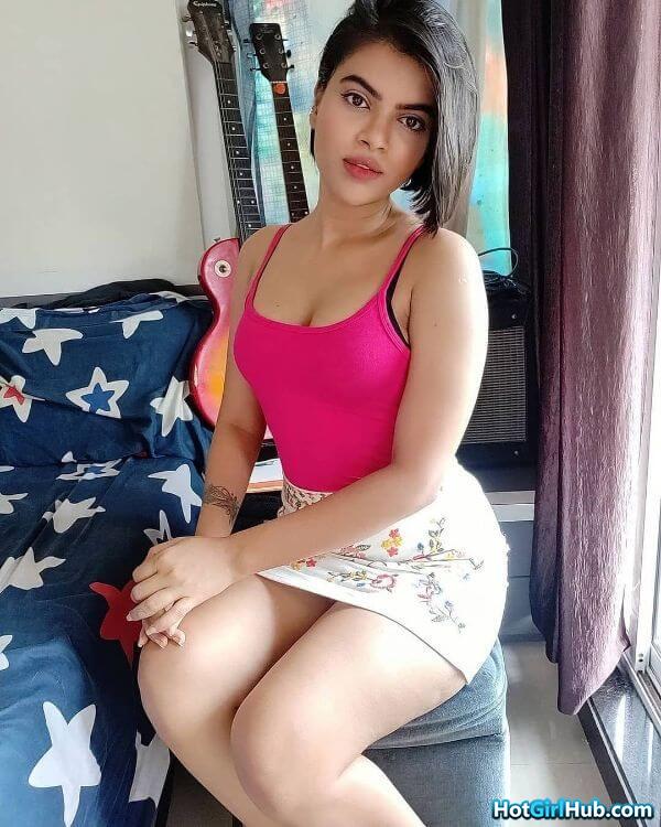 Sexy Indian Girls With Hot Body Showing Big Tits 7