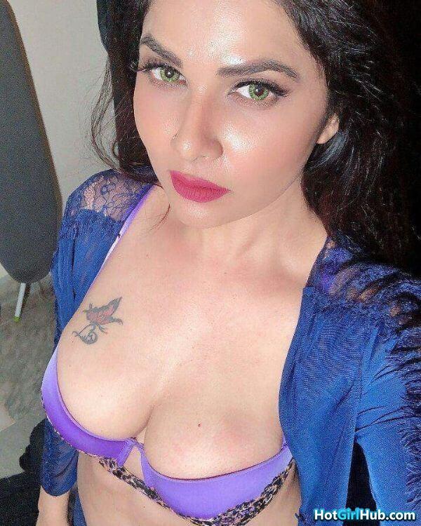 Beautiful Indian College Girls Showing Big Tits 10
