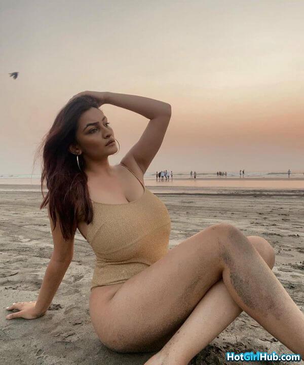 Hot Indian College Girls With Sexy Body 13