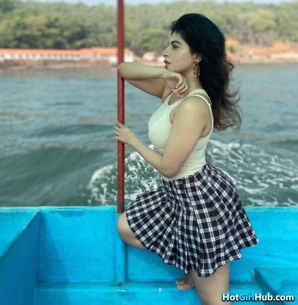Sexy Iswarya Menon Hot Indian Film Actress Pics 8