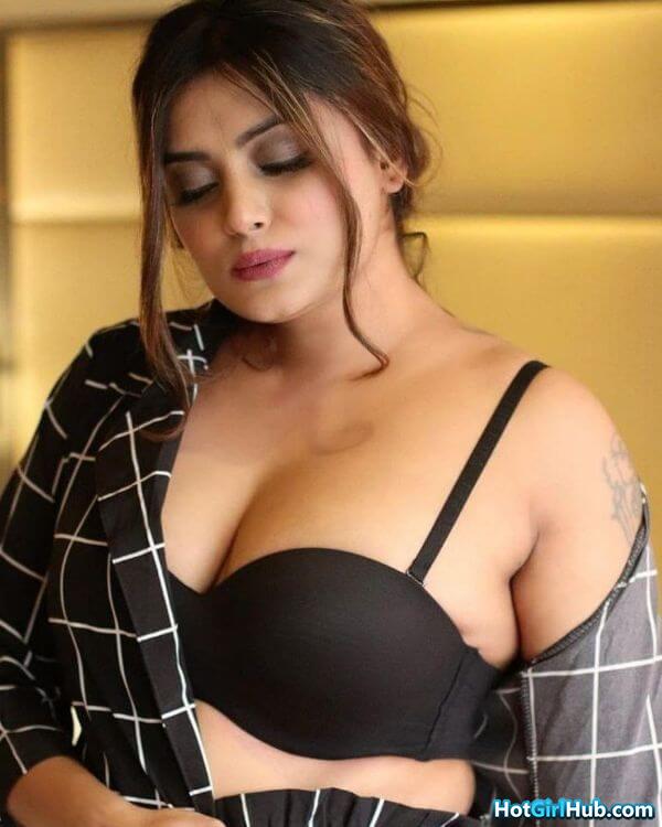 Sexy Busty Indian Girls With Hot Body 7
