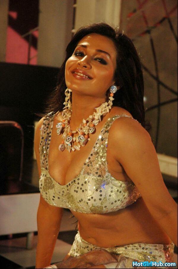 Sexy Flora Saini Hot Tollywood Actress Pics 4
