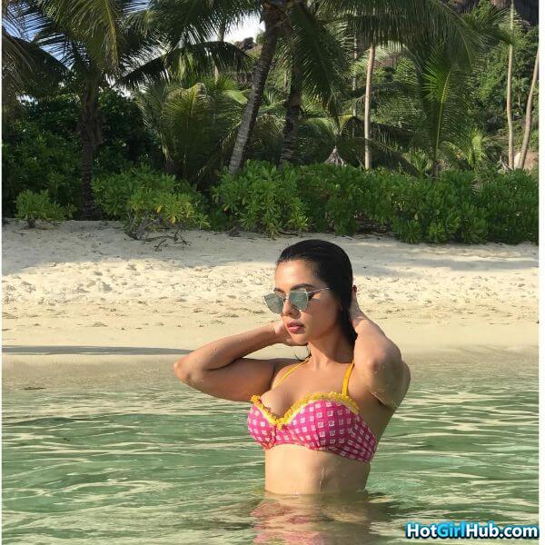 Sexy Ruhi Singh Hot Indian Actress Pics 13