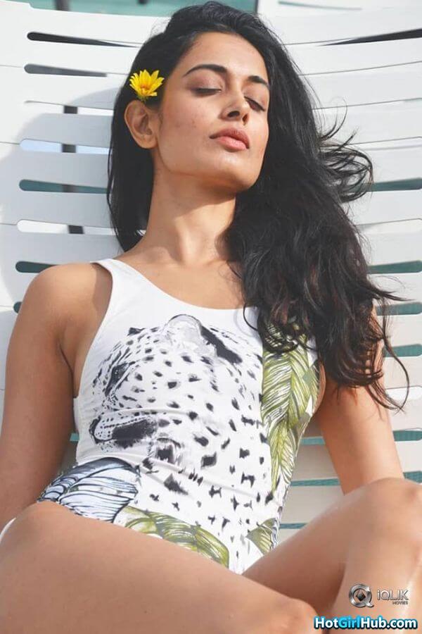 Sexy Sarah Jane Dias Hot Indian Actress Pics 5